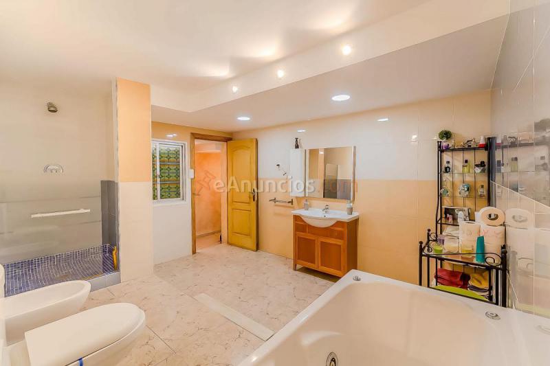 Adosado en venta en  Martiricos - La Roca, Málaga