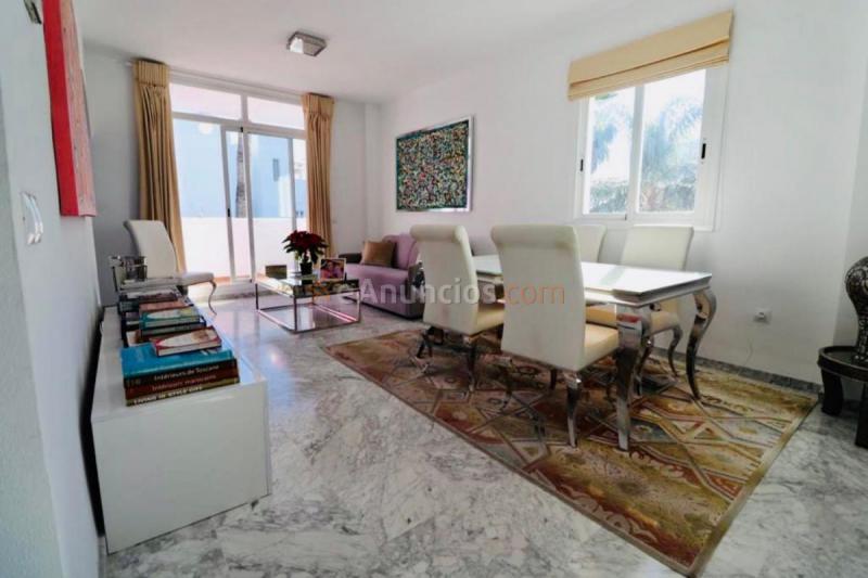 Apartamento en venta en  Marbella Real, Nagüeles-Milla de Oro, Marbella