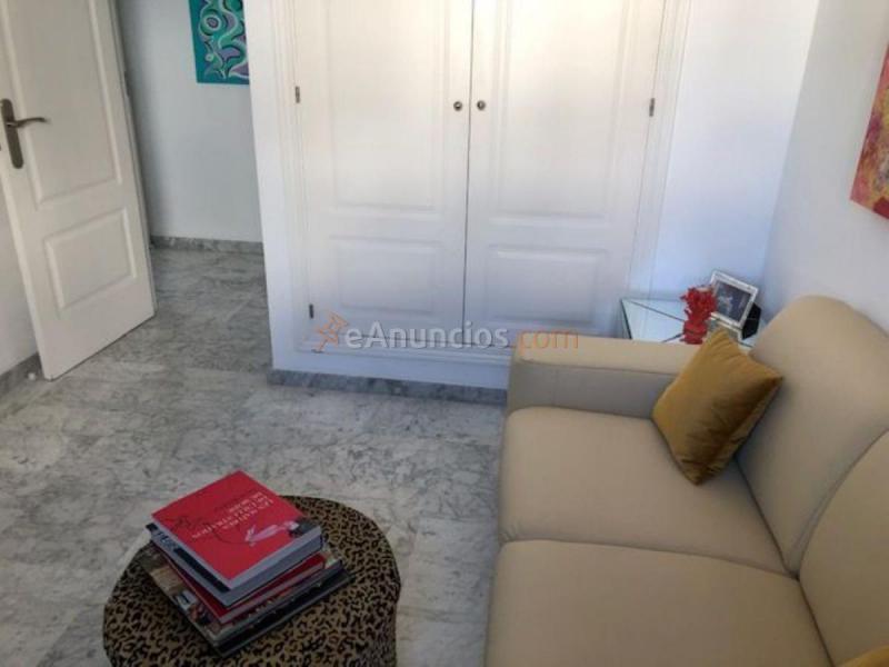 Apartamento en venta en  Marbella Real, Nagüeles-Milla de Oro, Marbella
