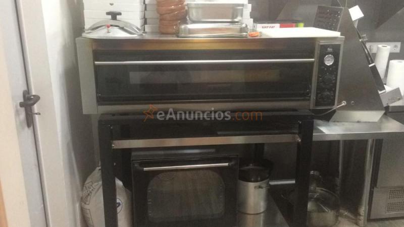 Cafeteria-restaurante con terraza