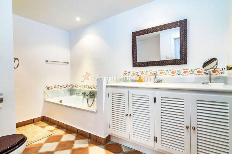 Adosado en venta en  Riviera del Sol, Mijas