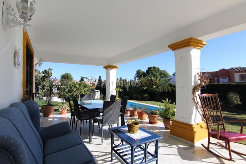 Adosado en venta en  San Pedro de Alcántara, Marbella