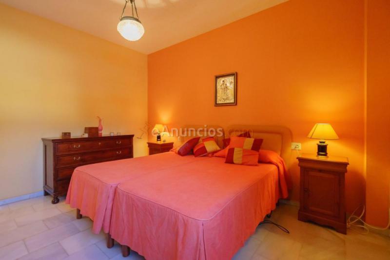 Adosado en venta en  Gines