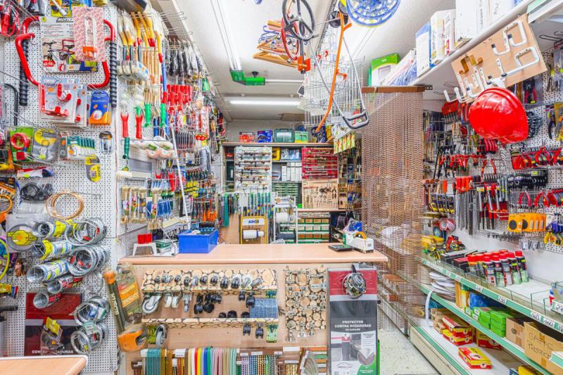 Local Comercial en venta en  Puentelarra, Villa de Vallecas, Madrid