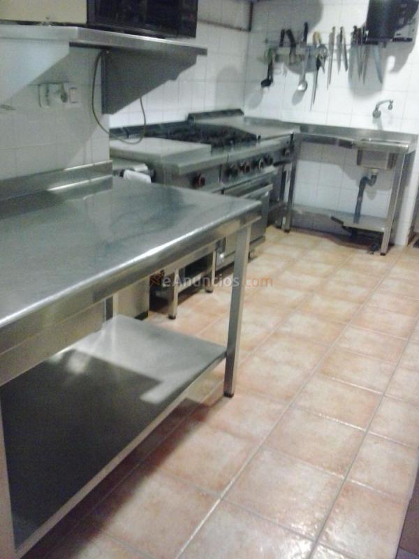 Se vende local (antiguo bar restaurante)