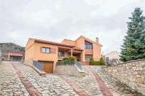 Adosado en venta en  Albarracin