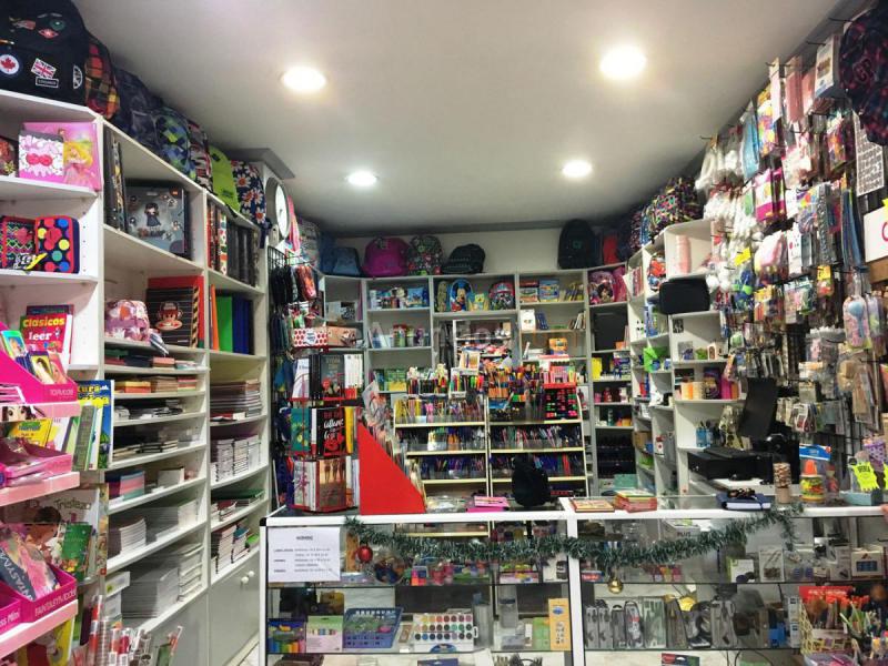 Local Comercial en alquiler en  Puerto de la Torre, Málaga