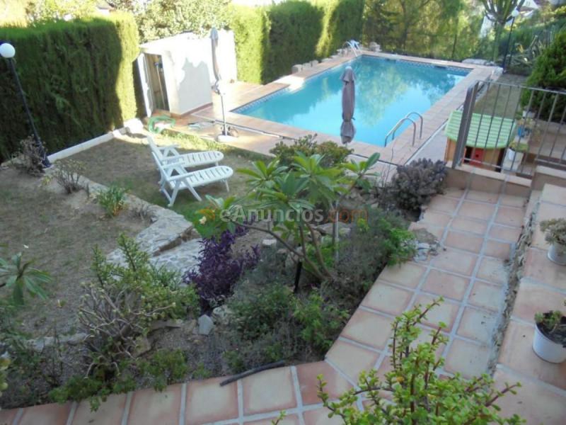 Adosado en venta en Calle Célebes Barat, Puerto de la Torre, Málaga