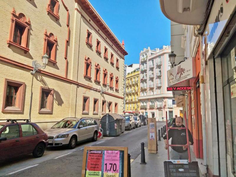 Local Comercial en alquiler en  L'Eixample, Valncia