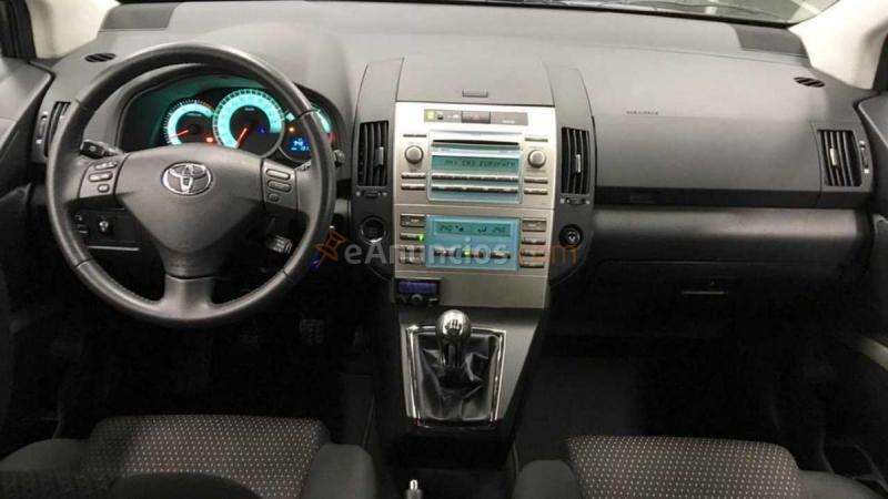 Toyota corolla verso 2.2 d4d 136cv diesel sol