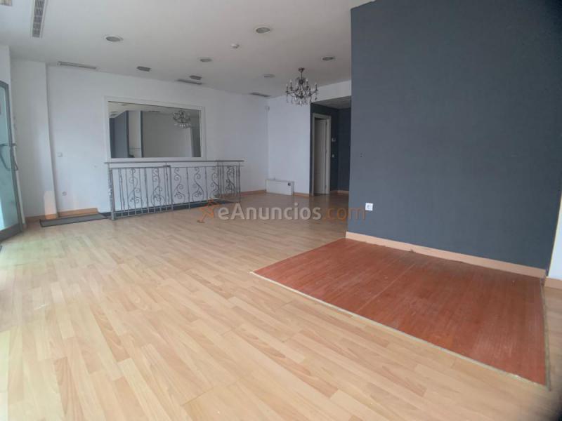 Local Comercial en venta en  Zona Colegio Europa, Espartinas