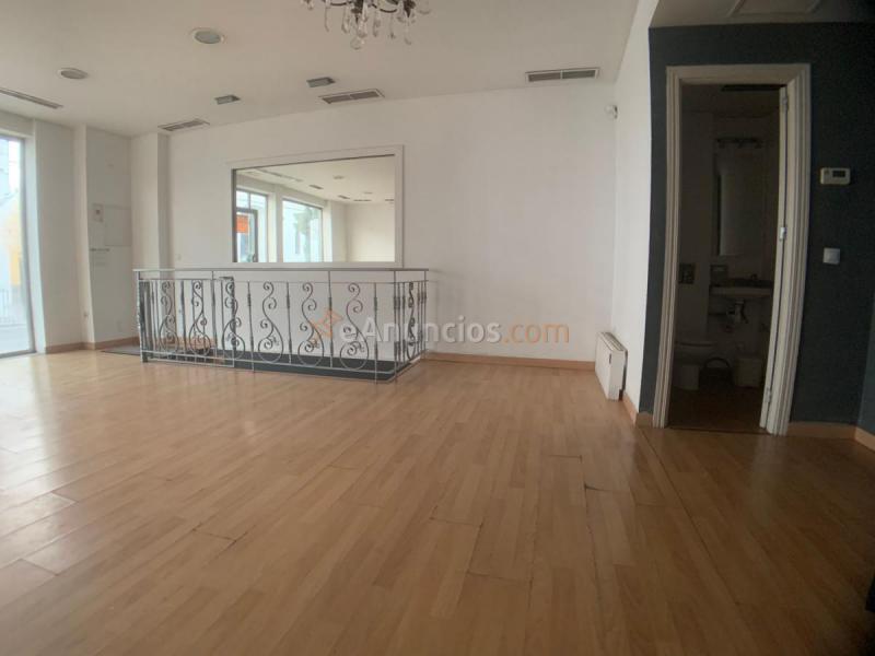Local Comercial en venta en  Zona Colegio Europa, Espartinas