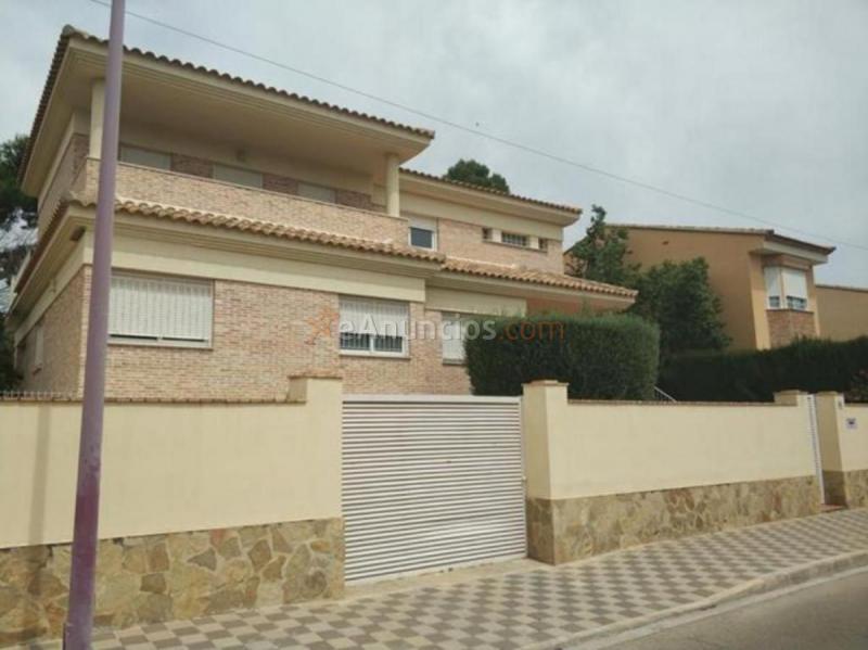 Adosado en venta en  Núcleo Urbano, La Pobla de Vallbona