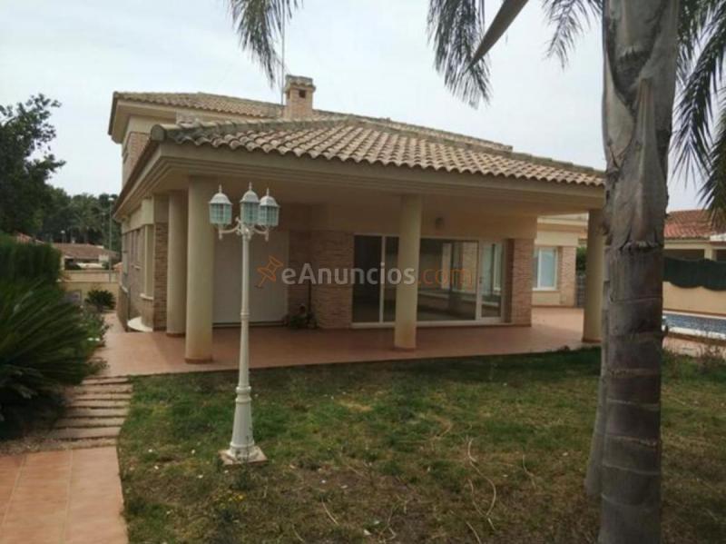Adosado en venta en  Núcleo Urbano, La Pobla de Vallbona