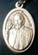 medalla papa francisco