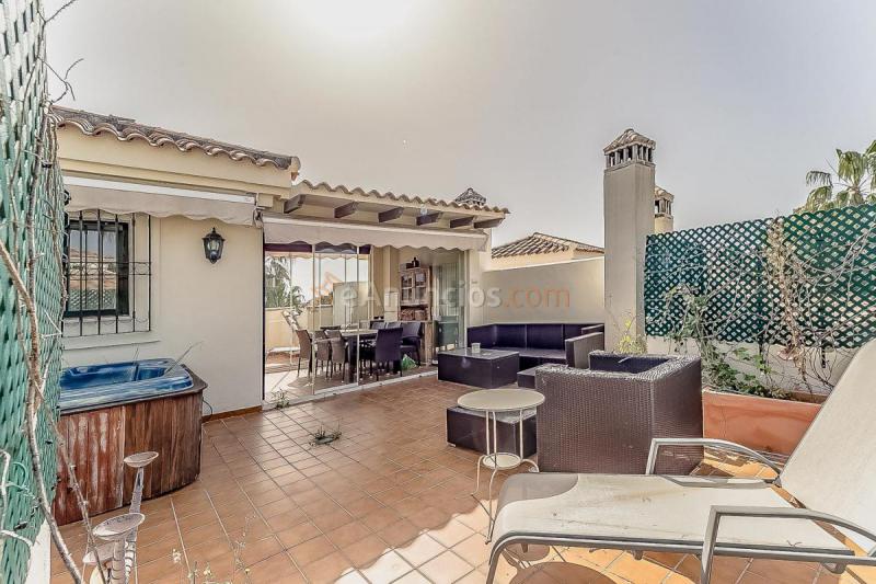 Adosado en venta en  Benamara-Atalaya, Estepona