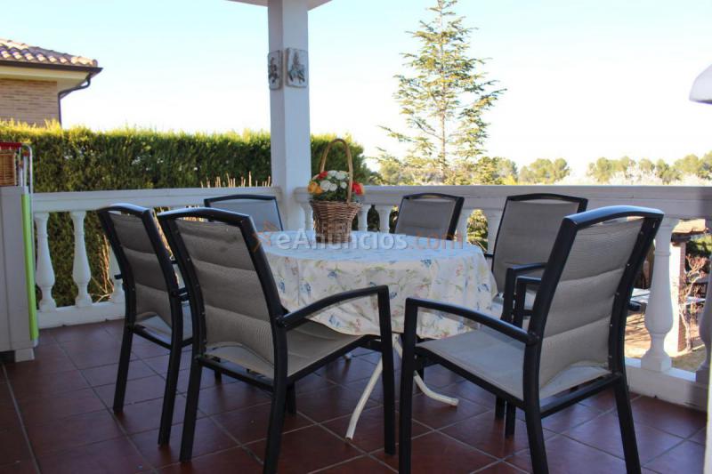 Adosado en venta en  Noruega, Villalbilla