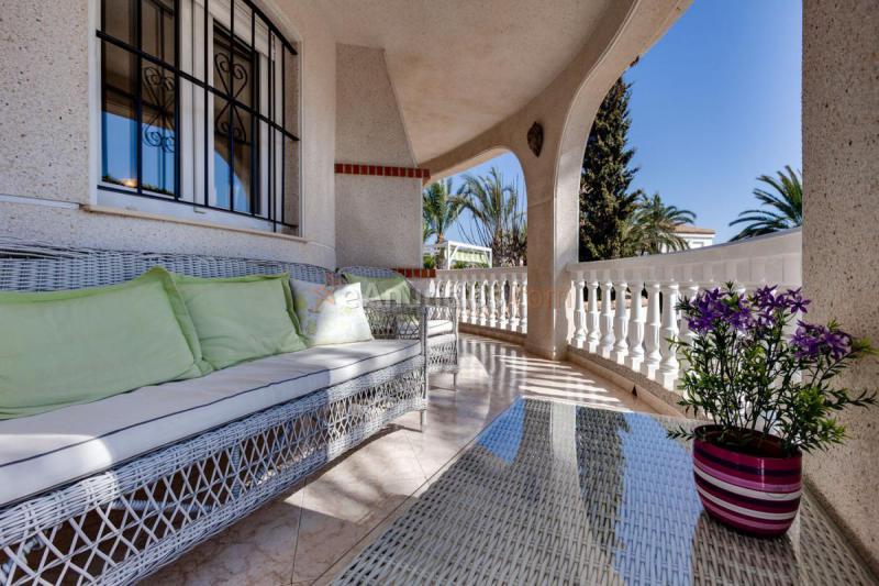 Adosado en venta en  Nicolás de Bussi, Orihuela Costa, Orihuela