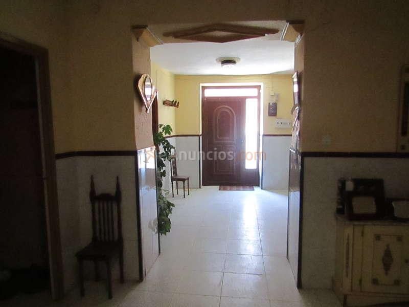 CASA A DOS CALLES DE 240M2 PARA TIRAR