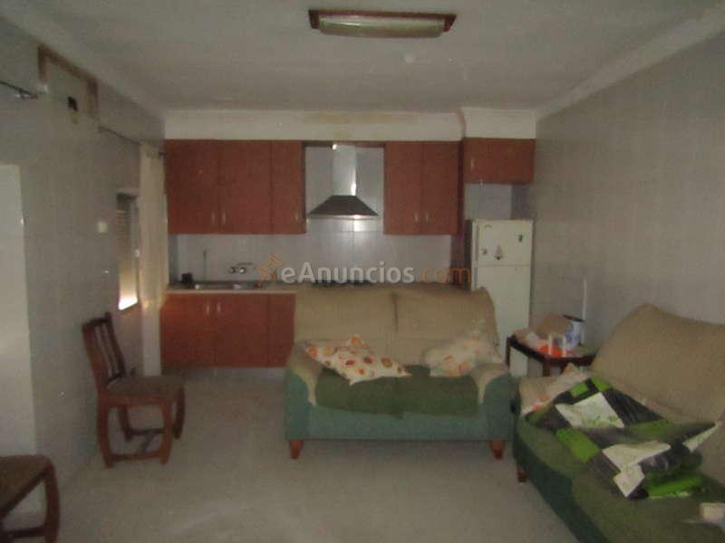 CASA A DOS CALLES DE 240M2 PARA TIRAR