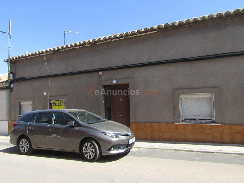 CASA A DOS CALLES DE 240M2 PARA TIRAR