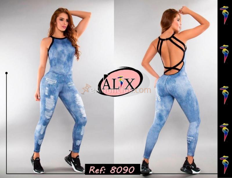 Variedad de vestidos en Encanto Latino