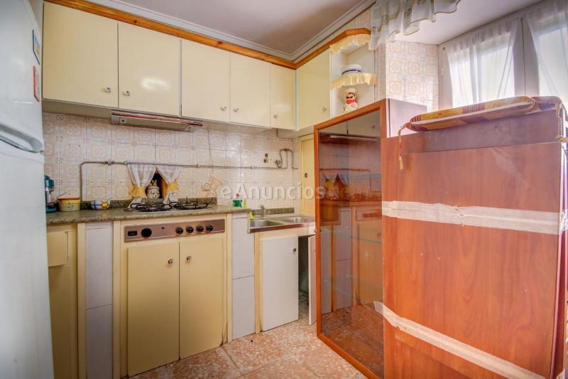 Adosado en venta en  Udias