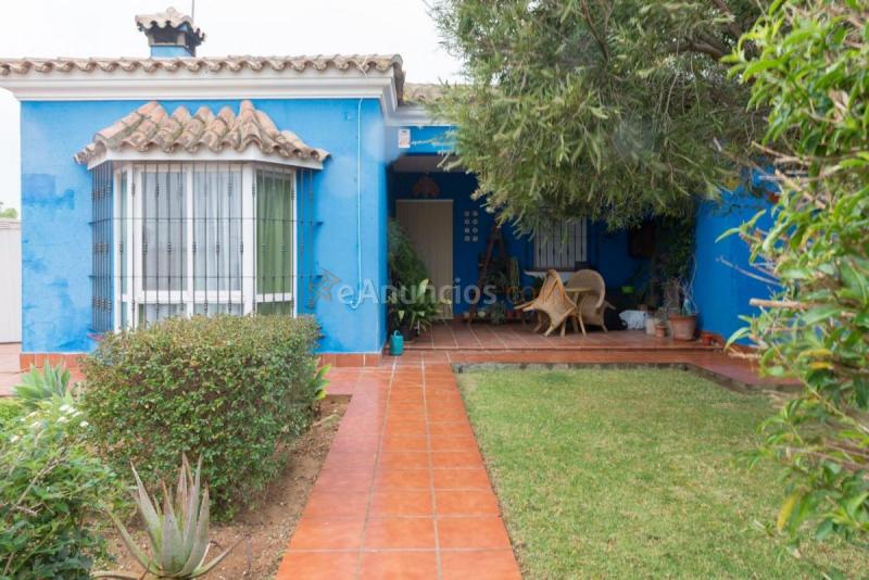 Adosado en venta en  Pinar de los Franceses - Marquesado, Chiclana de la Frontera