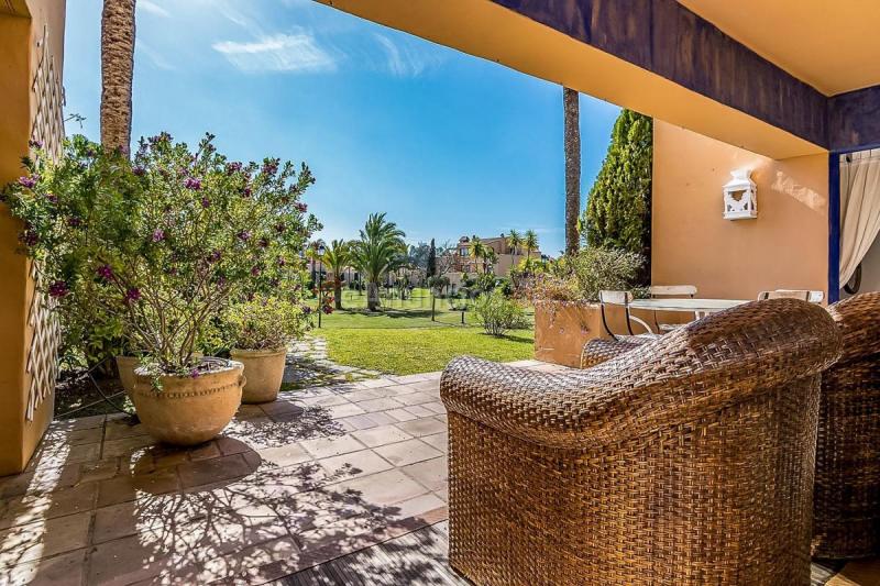 Apartamento en venta en  Benamara-Atalaya, Estepona