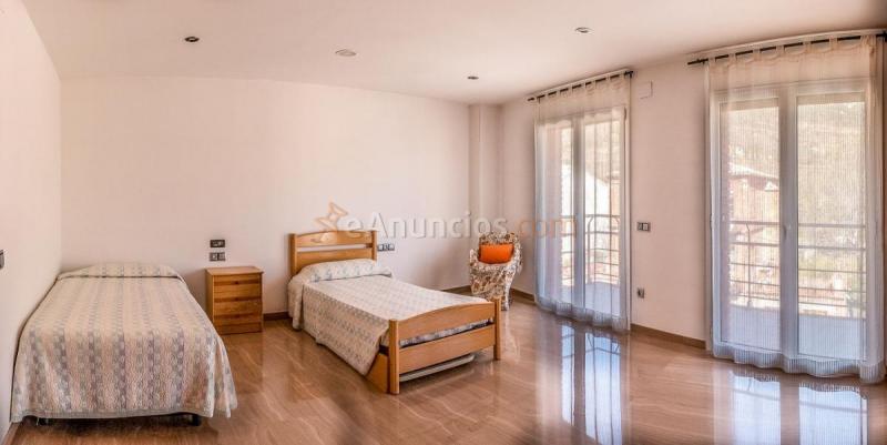 Adosado en venta en  Berga