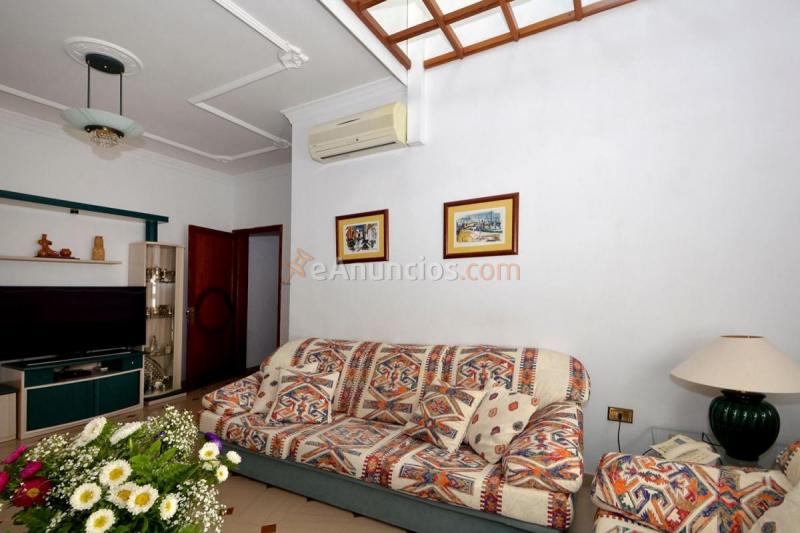 Adosado en venta en  Vecindario centro-San Pedro Mártir, Santa Lucía de Tirajana