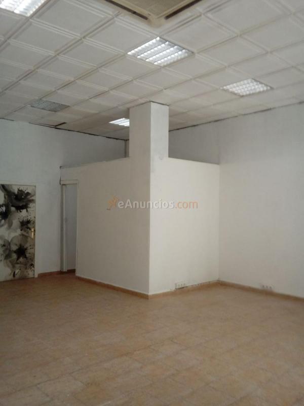 Local Comercial en alquiler en Calle Adarves Bajos, San Ildefonso - Catedral, Jaén