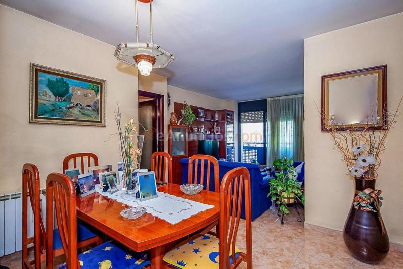 Apartamento en venta en  La Llagosta