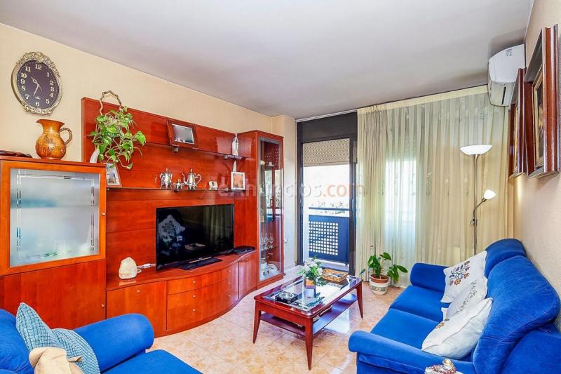 Apartamento en venta en  La Llagosta