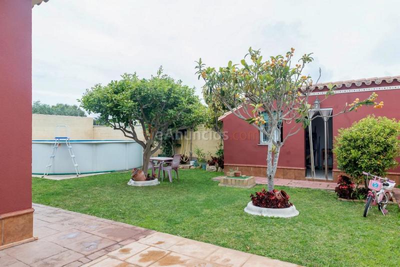 Adosado en venta en  Los Gallos - La Coquina, Chiclana de la Frontera