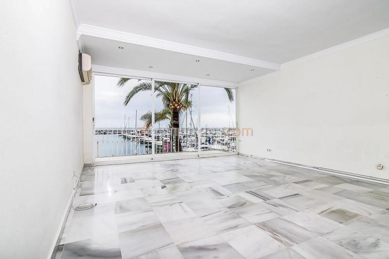 Apartamento en venta en  Nueva Andalucía, Marbella