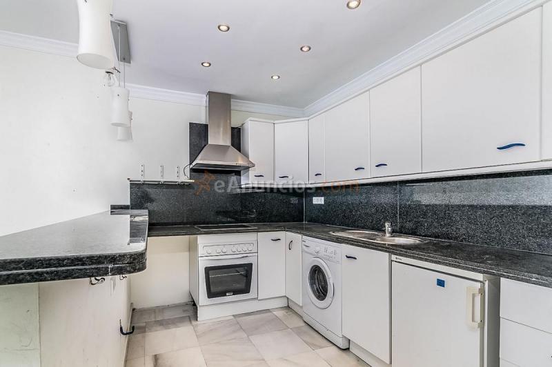 Apartamento en venta en  Nueva Andalucía, Marbella