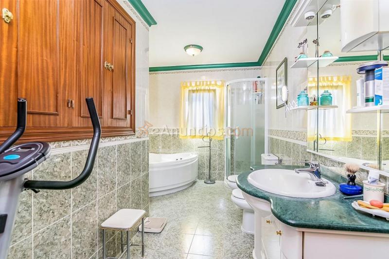 Adosado en venta en  Marbella Pueblo, Marbella