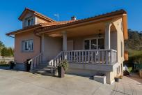 Adosado en venta en  Nós, Oleiros