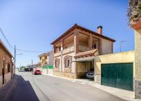 Adosado en venta en  Cazalegas