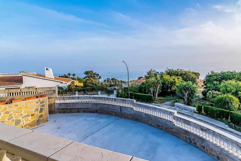 Adosado en venta en  Benajarafe