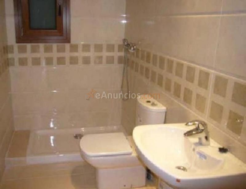 Adosado en venta en  Londres, El Casar