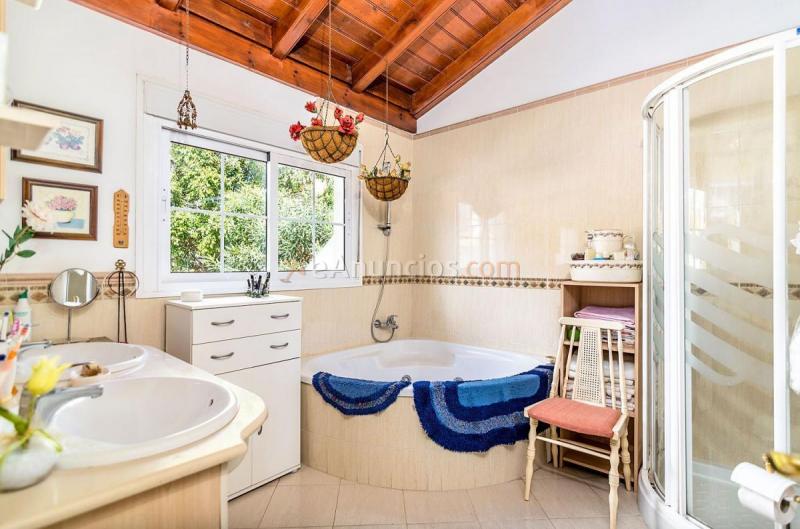 Adosado en venta en  Rio Real-Los Monteros, Marbella