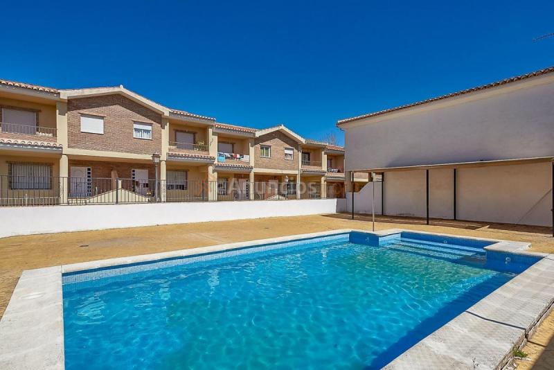 Adosado en venta en  Ventas de Huelma