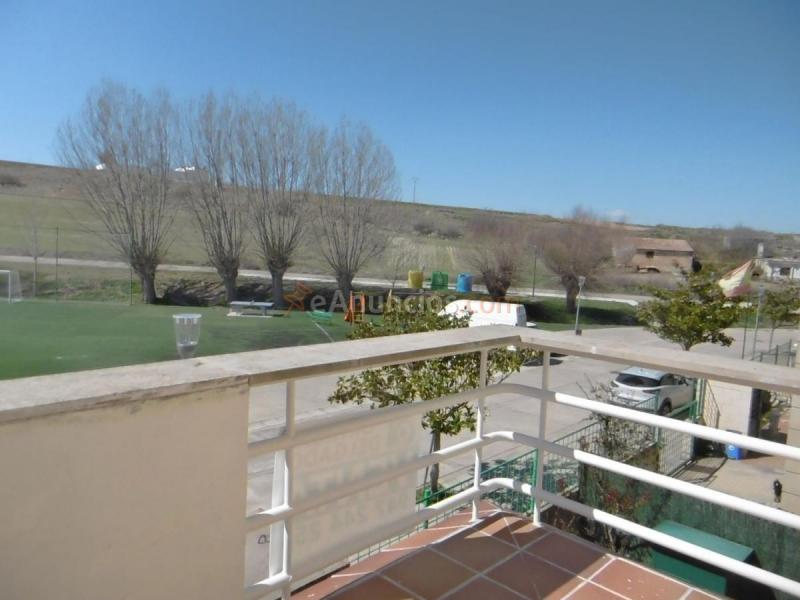 Adosado en venta en  Urbanización Fuente las Palomas, Villalbilla de Burgos