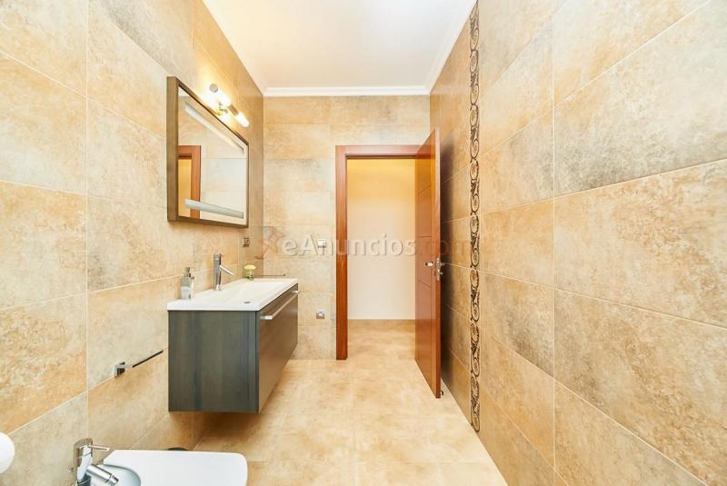 Adosado en venta en  Castilléjar