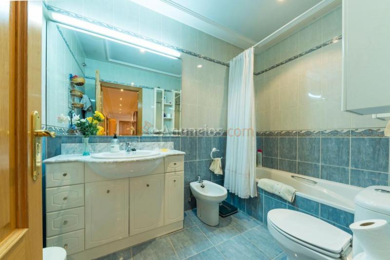 Adosado en venta en  Villena