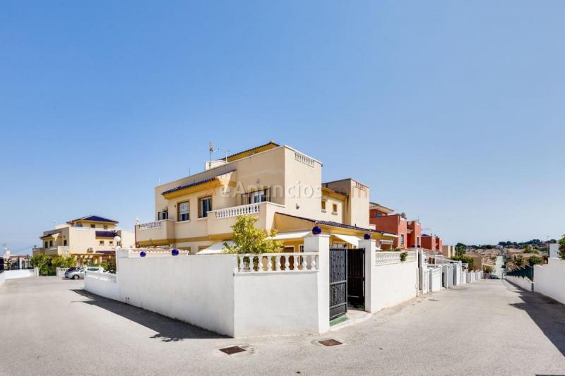 Casa en venta en Avenida Lago Azul, Los Balcones - Los Altos del Edén, Torrevieja