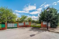 Adosado en venta en  Hita