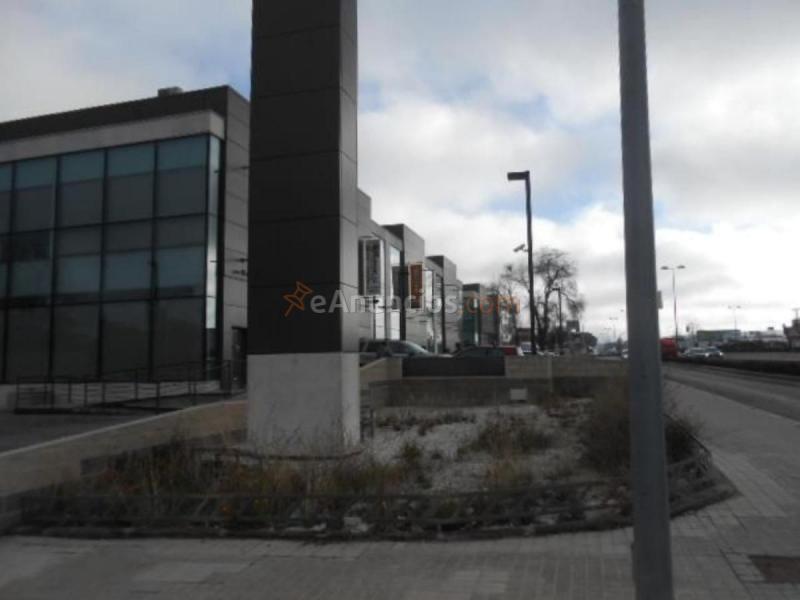 Edificio en venta en  De Madrid, Zona Industrial, Arganda